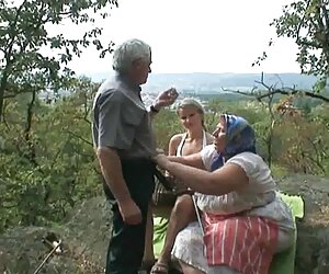 Annesi mutfak masasına gamze ozcelik pornosu koydu ve becerdin