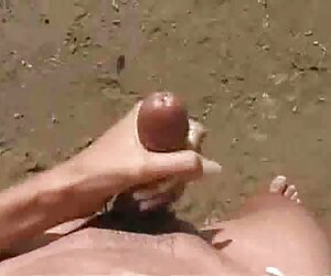 Sıcak olgun porno modelleri, abla sikis bir adamın önünde sessizce soyunmak ve ona bir creampie verir