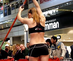 Bir müşteri için universiteli porno iki profesyonel fahişe