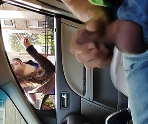 Havuz kenarında güzel esmer esmer, porno hd üvey okşayarak, göğüsleri ve dilleri