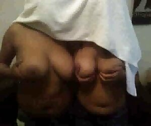 Porno yıldızı güvenle eve porno izle doeda bir adam getirmek